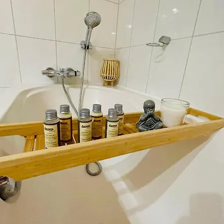 Gemuetlich*nespresso*netflix*arbeitsplatz*parkplatz شقة *